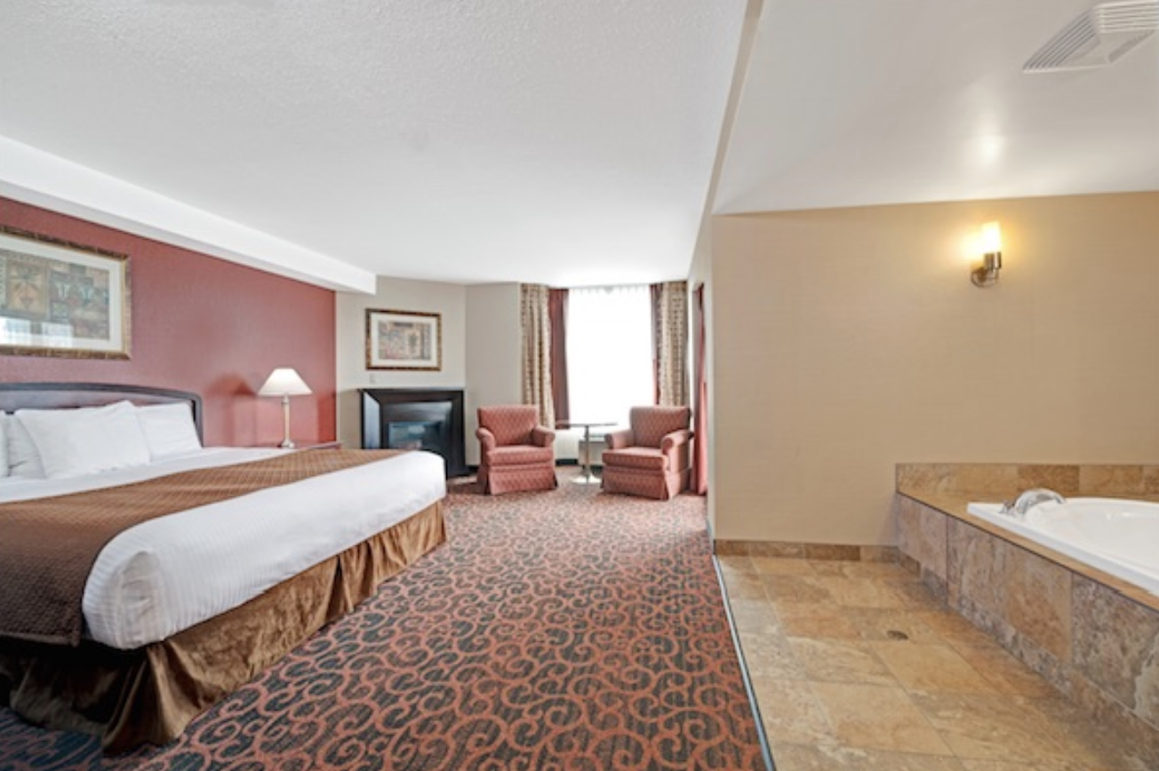 Jr. Presidential Whirlpool Suite